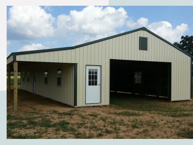 Строительство конюшен в Слободской