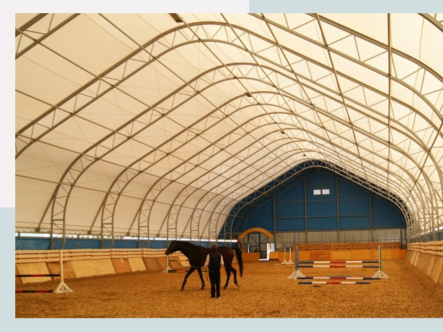 Строительство конных манежей в Слободской
