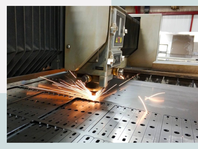 Лазерная резка металла в Слободской от 618 руб.